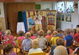 I STONAT SE DÁ S ÚSMĚVEM aneb září 2015 na dětském oddělení