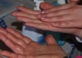 I STONAT SE DÁ S ÚSMĚVEM aneb listopad 2019 na dětském oddělení