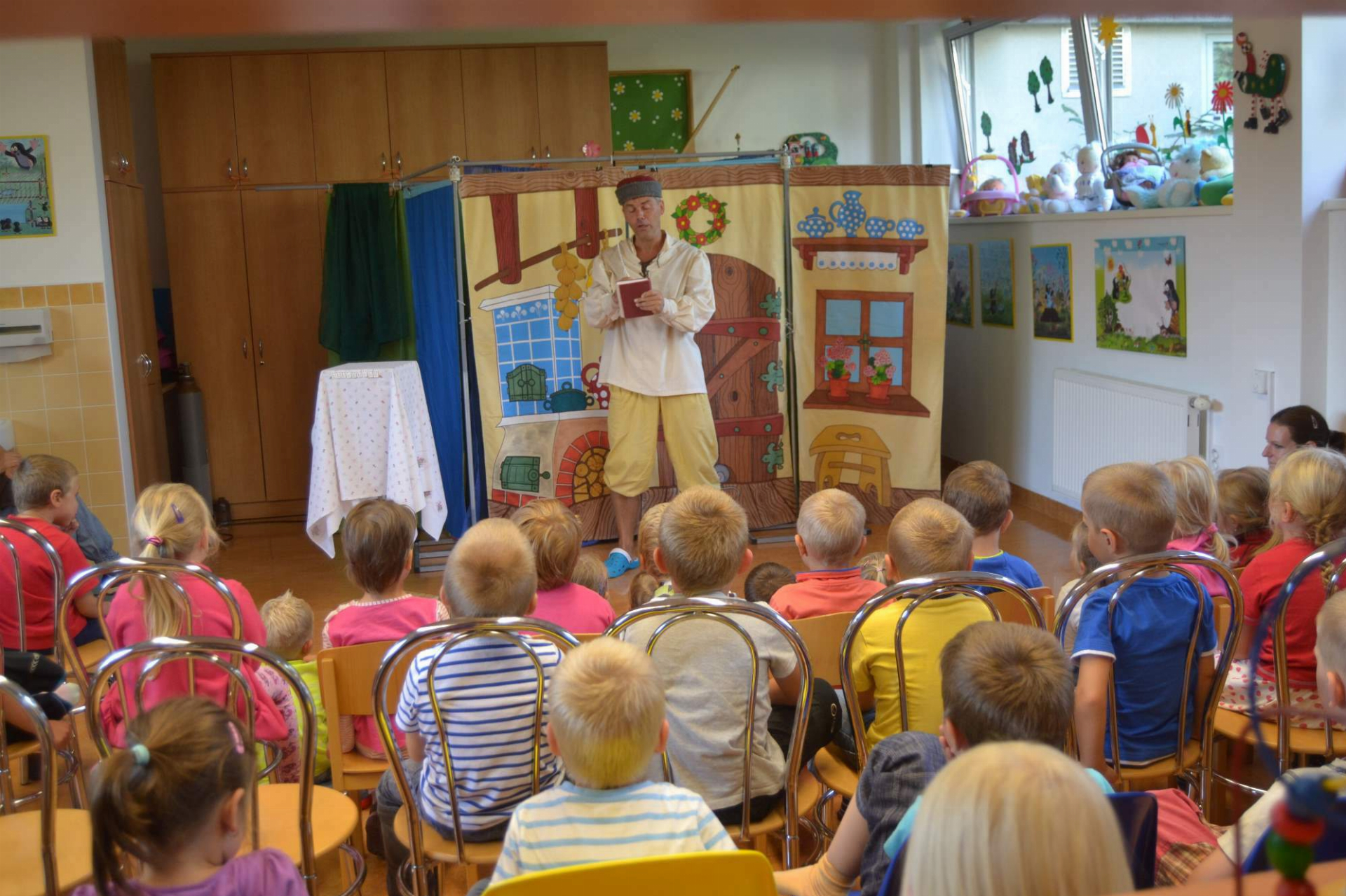 I STONAT SE DÁ S ÚSMĚVEM aneb září 2015 na dětském oddělení